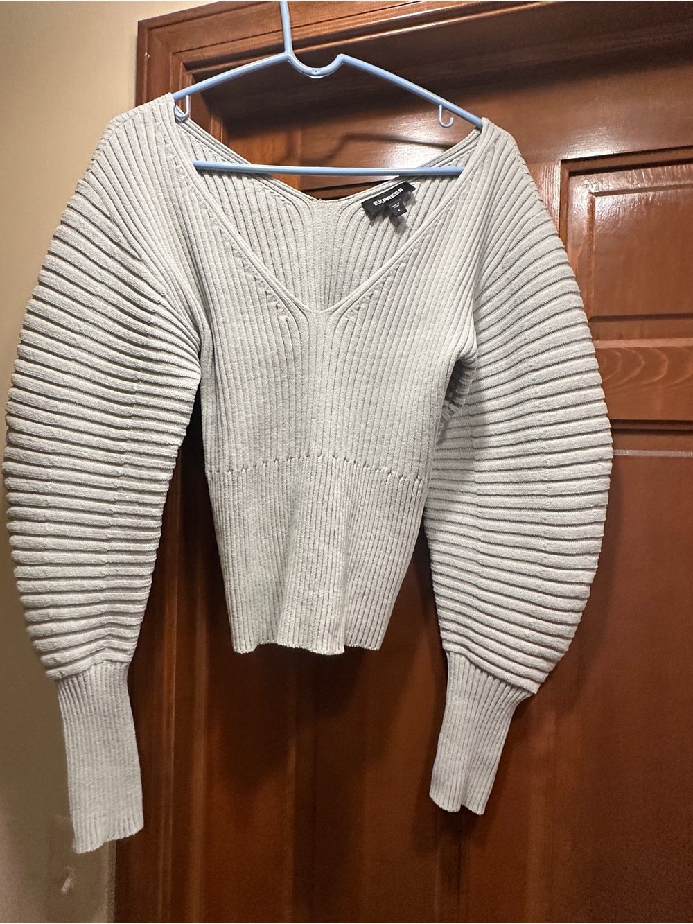 Express Light Gray Green Ribbed Puff-Sleeve V-Neck Sweater